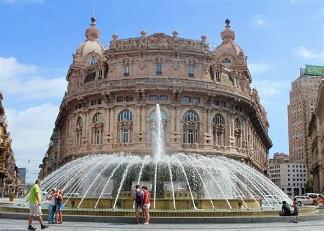 Free Walking Tour Genoa .